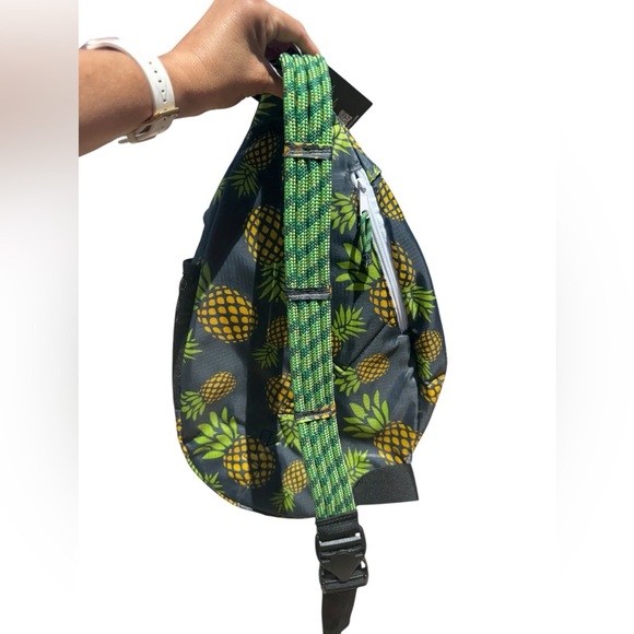 NWT Kavu Ropesicle Pineapple Party Sling Bag Outdoors H2O Resistant Crossbody - Picture 5 of 11
